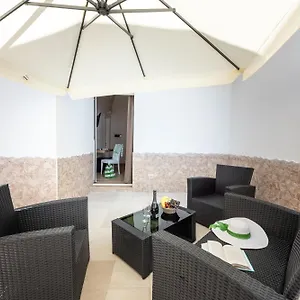Dimora Le Volte Couette-café Lecce
