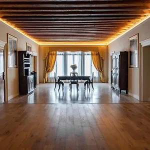 https://palazzo-ti-tti.hotelslidodijesolo.com